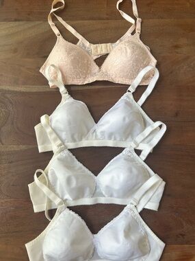 Lot of Vintage Playtex Women’s Lace & Cotton Wireless Bras - White & Pink